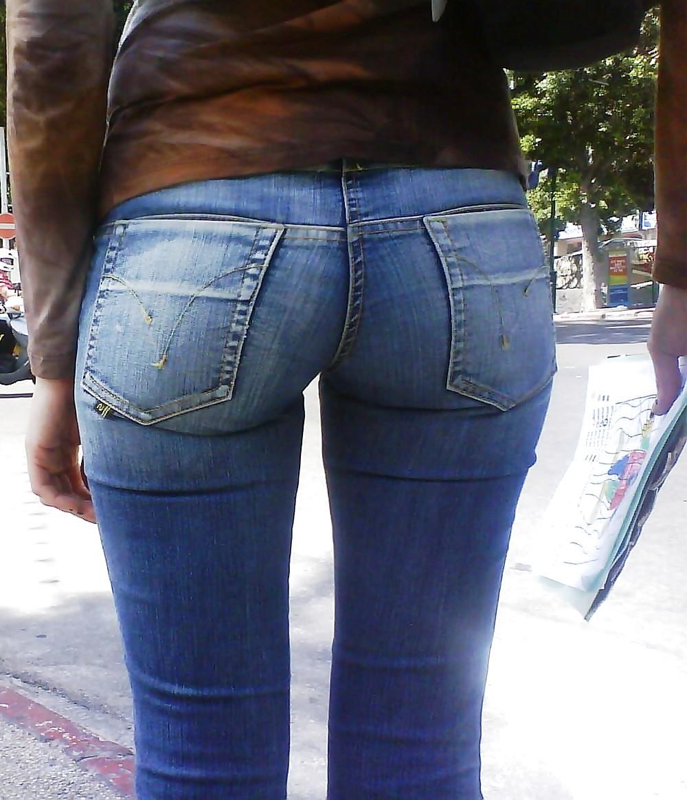 25P Queens in Jeans LLXXXXIV