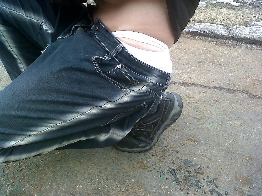 8P Fun oputdoor in latex thong underwear white and tight jeans