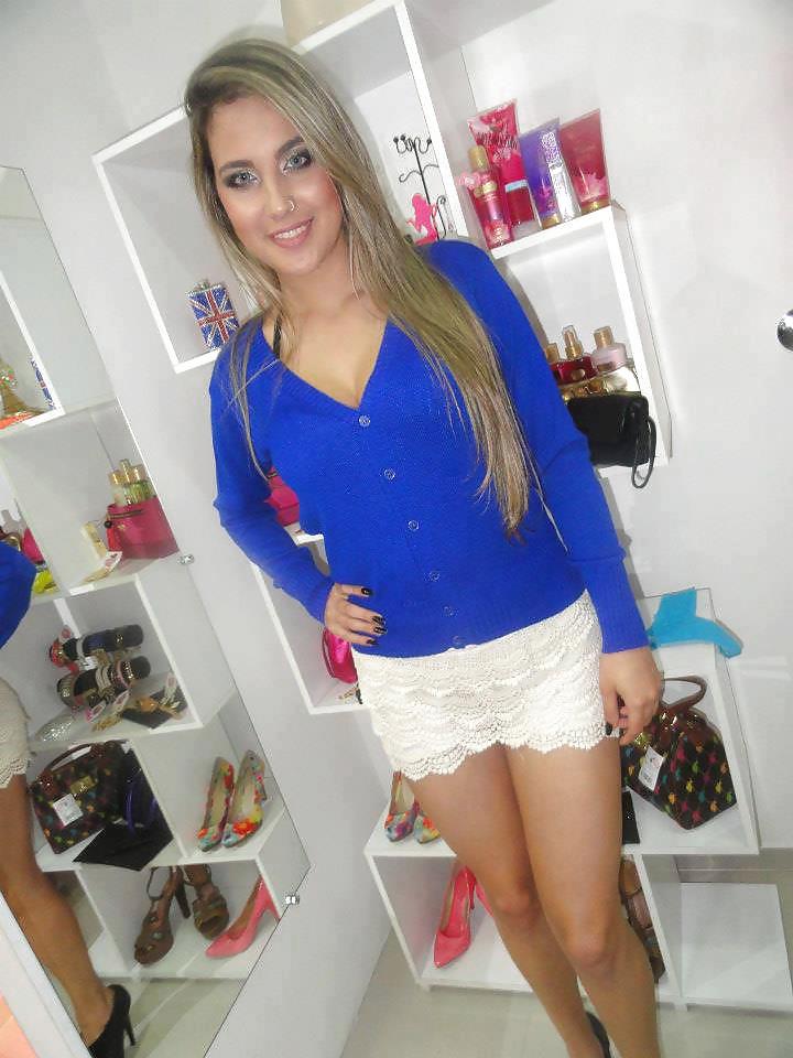 25P Dressed and beautiful brazilian women!