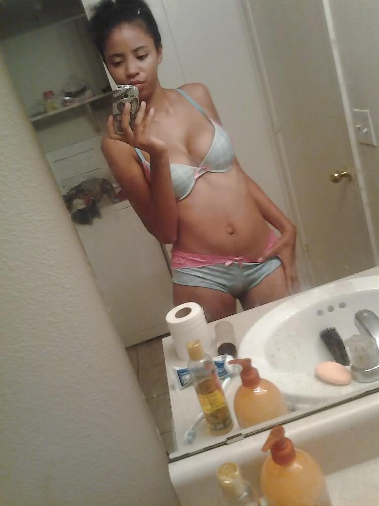 25P Private pictures found on photobucket #7