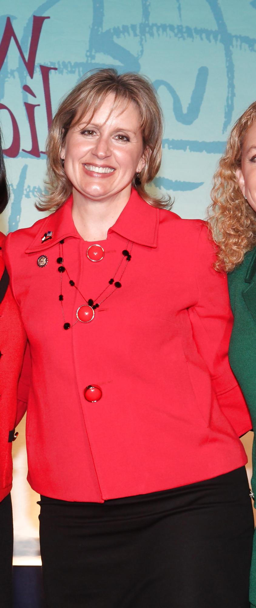 25P Love jerking off to conservative Renee Ellmers