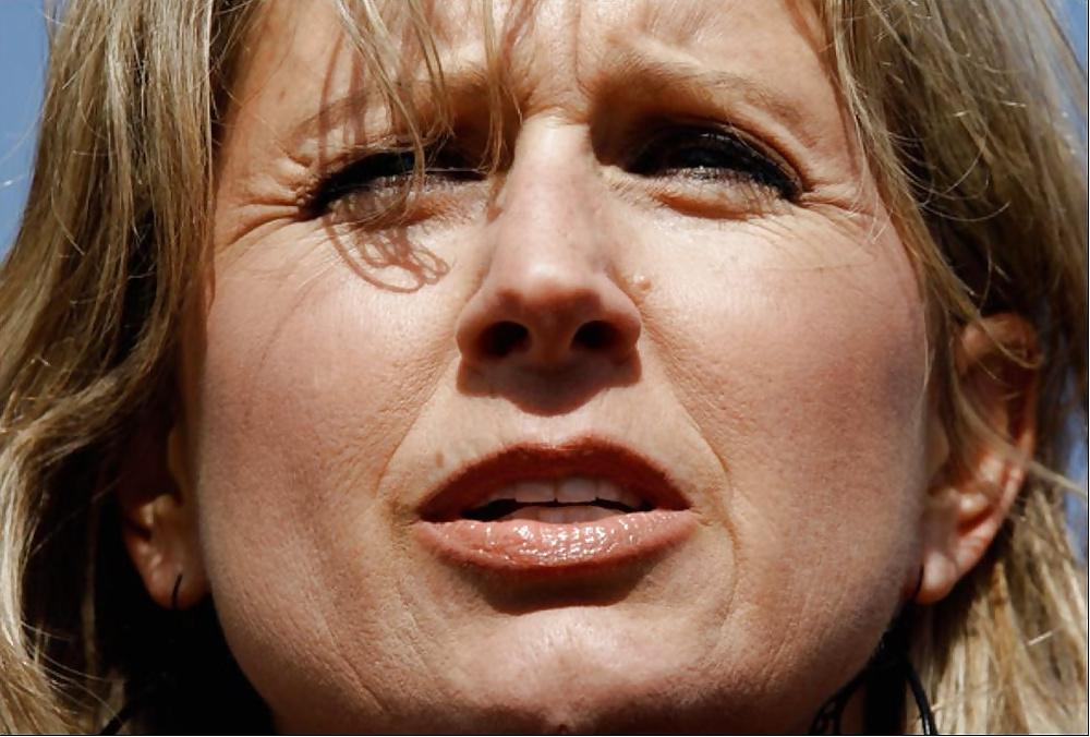 25P Love jerking off to conservative Renee Ellmers