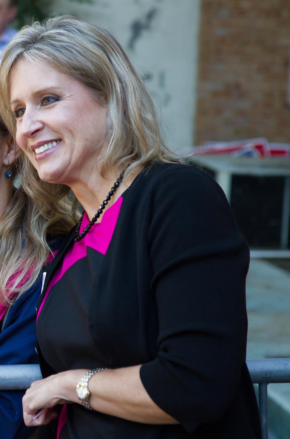 25P Love jerking off to conservative Renee Ellmers