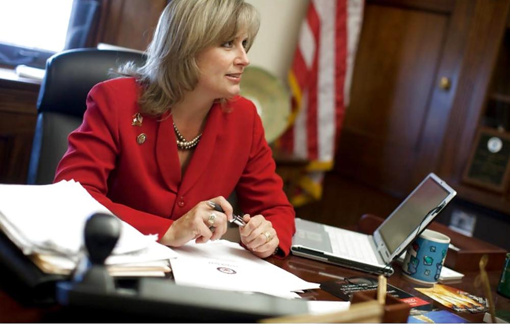 25P Love jerking off to conservative Renee Ellmers