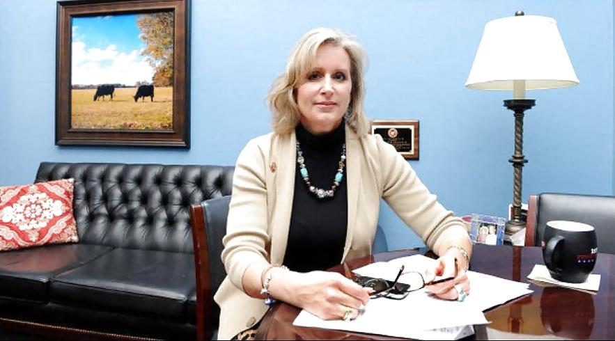 25P Love jerking off to conservative Renee Ellmers