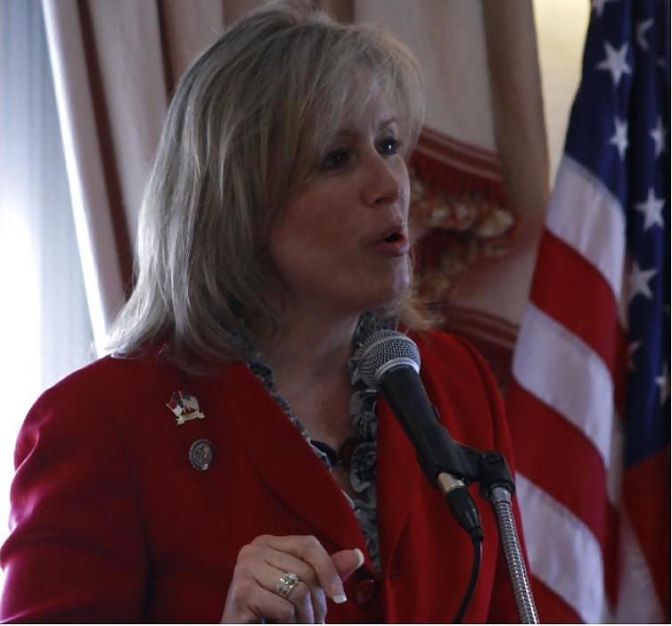 25P Love jerking off to conservative Renee Ellmers