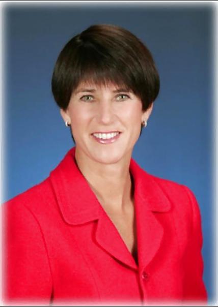 25P Love jerking off to conservative Mimi Walters