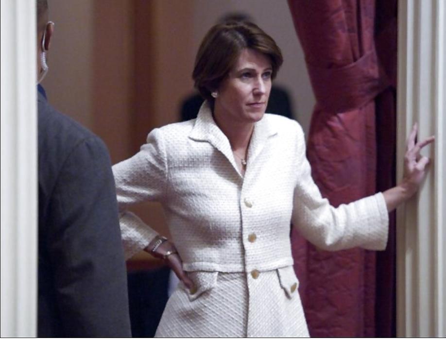 25P Love jerking off to conservative Mimi Walters