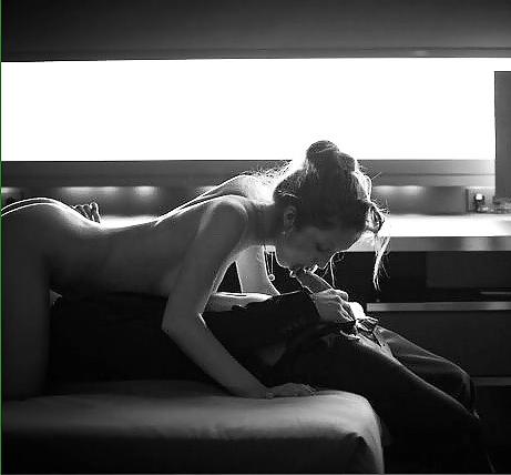 25P Artistic & Erotic bw pics