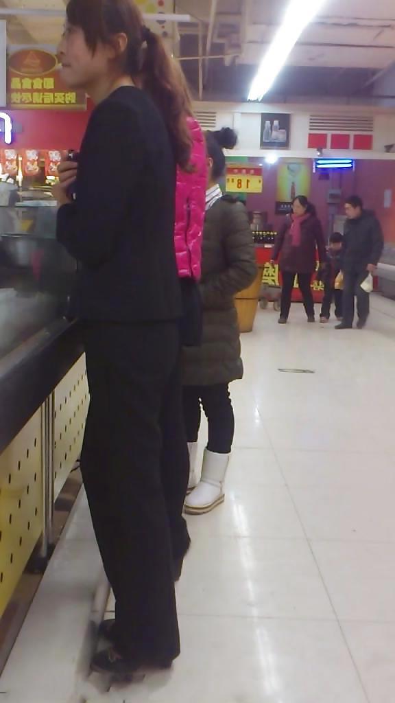 25P Chinese girls cumshot in public