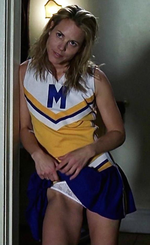 8P Maria Bello Cheerleader