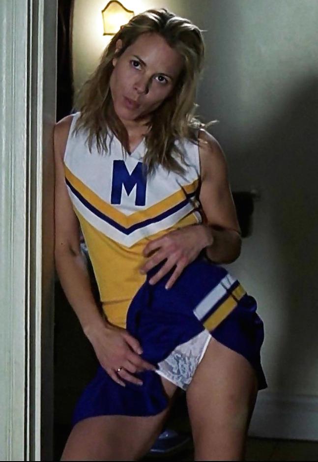 8P Maria Bello Cheerleader