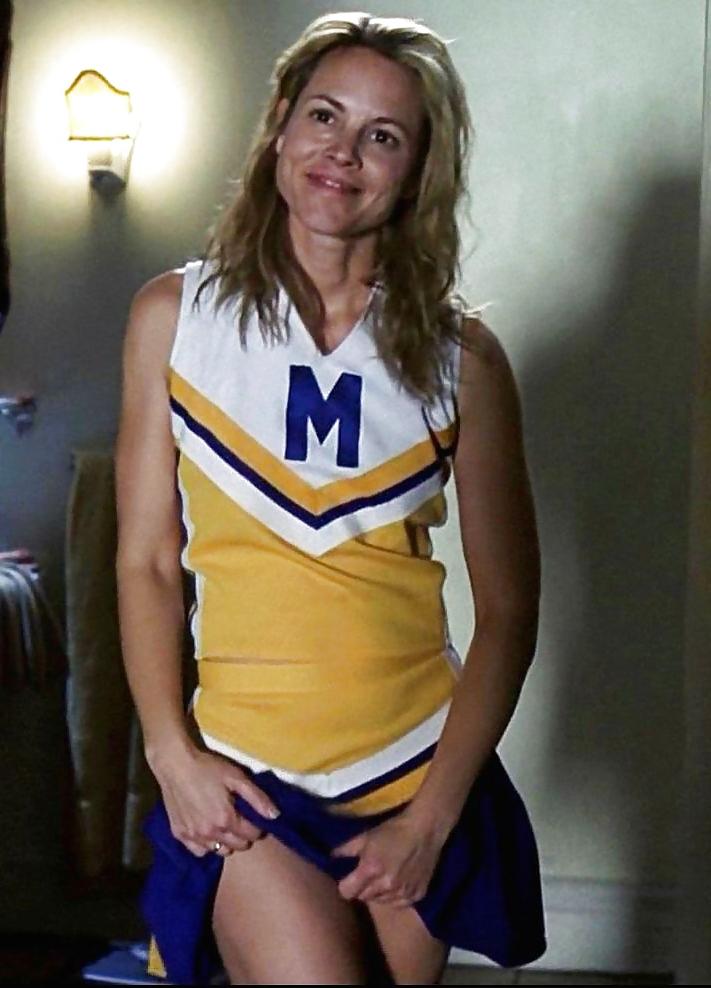 8P Maria Bello Cheerleader