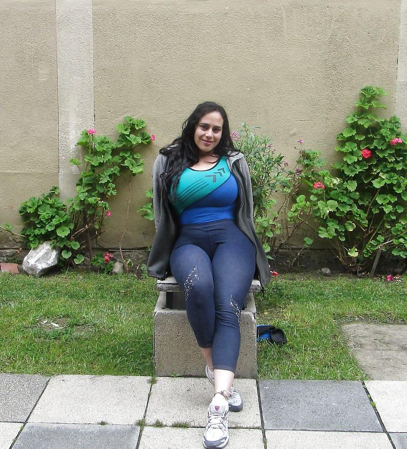 25P Curvy Beauties 74 Clothed Edition