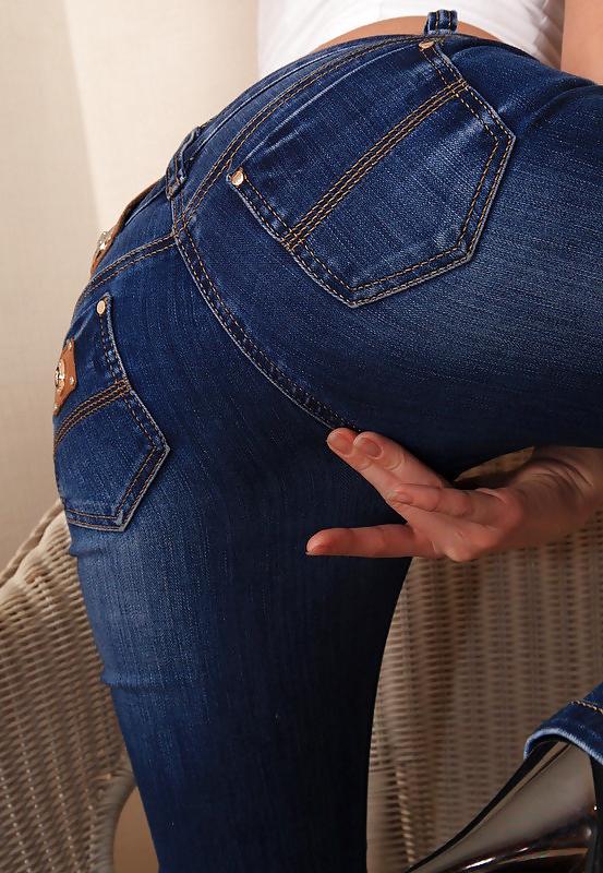 25P Queens In Jeans CLIV