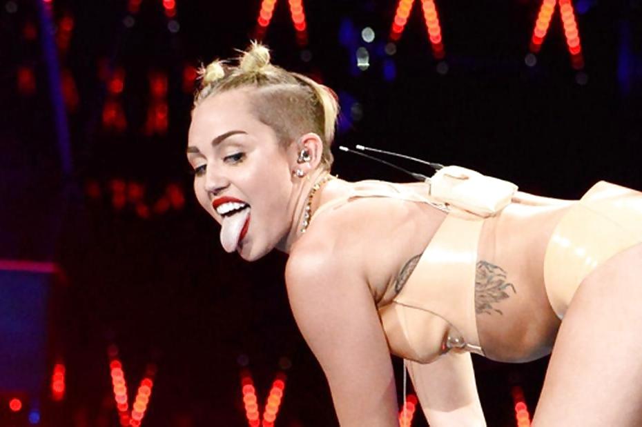 19P Miley Cyrus for jerking