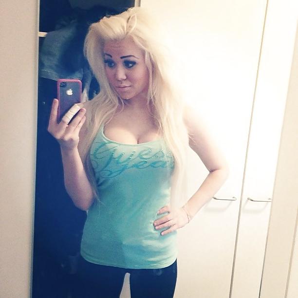 24P Bimbo's