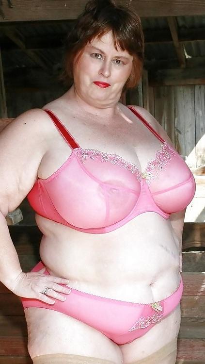 25P All I want for CHRISTMAS is a ... FAT & HAIRY GRANNY!