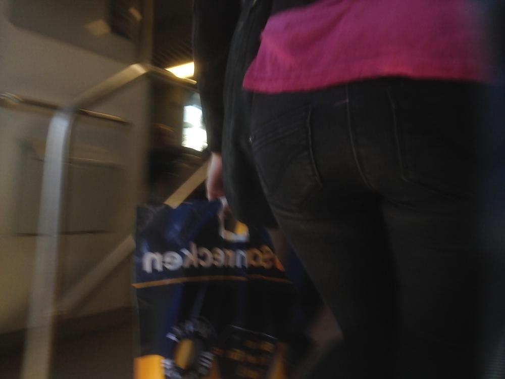 7P Voyeur - 2 different Jeans Asses