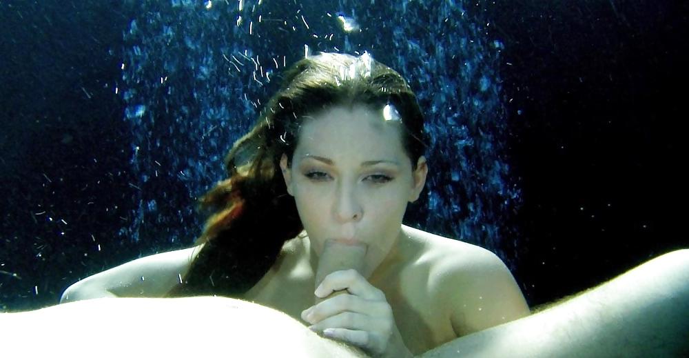 25P Unterwassersex