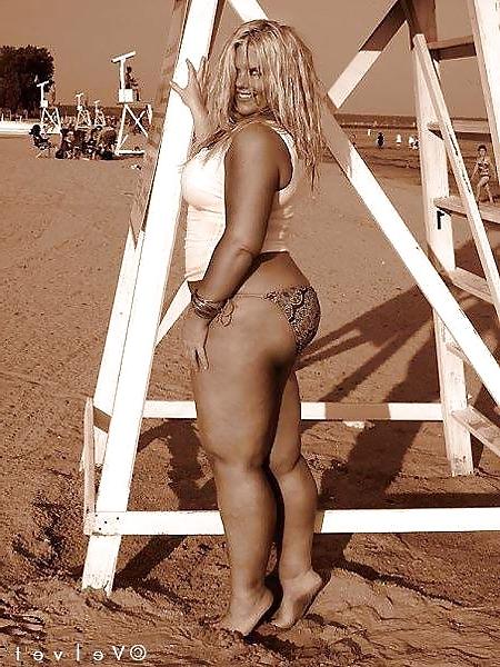 20P Beautiful Curvy Women's With A Naughty Side 4 :)