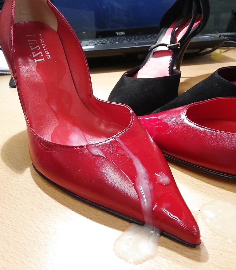 12P Fuck and cum my mother's stiletto pump heels