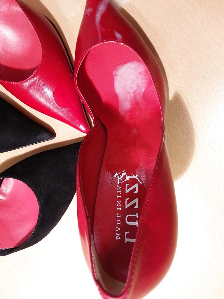 12P Fuck and cum my mother's stiletto pump heels