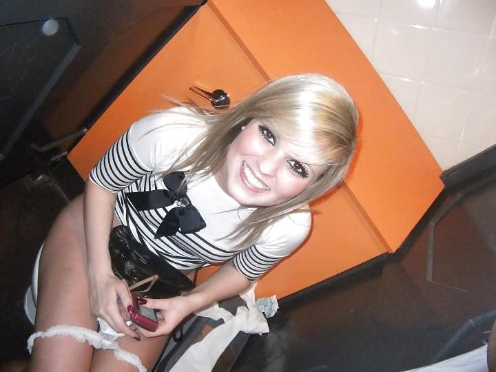 25P Girls caught in the bathroom