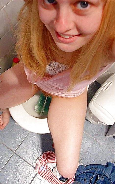 25P Girls caught in the bathroom