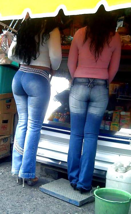 6P Big Ass In Jean
