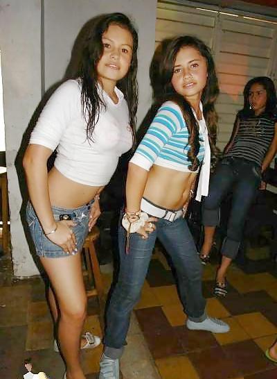 20P NENITAS  SEXYS LATINAS EN JEANS