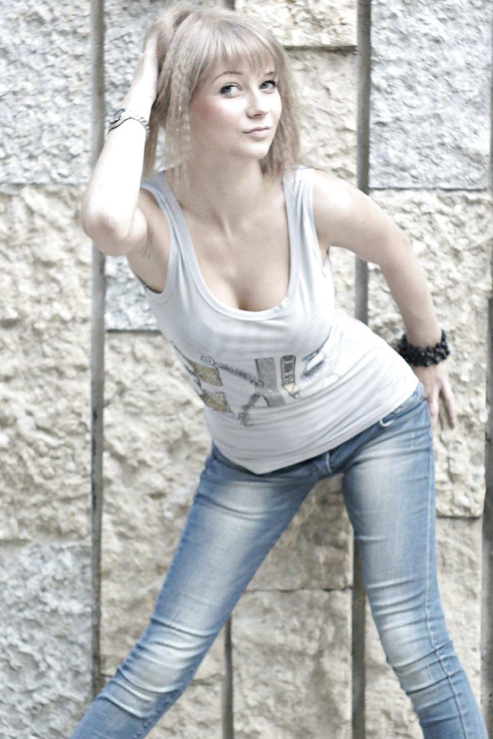 18P Hot Girls in Hot Jeans