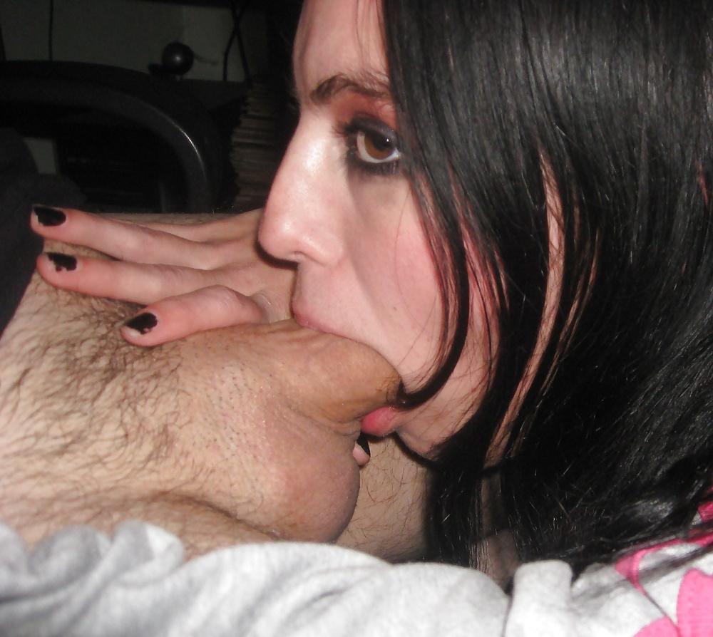16P Dark haired girl deepthroating and sucking her lucky man