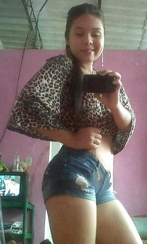 20P LATINAS HOT EN JEANS