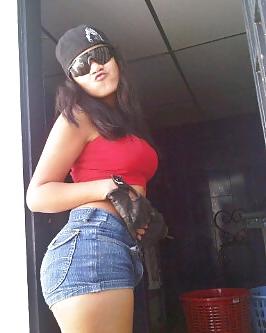 20P LATINAS HOT EN JEANS