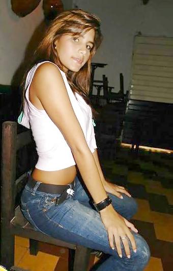 20P LATINAS HOT EN JEANS