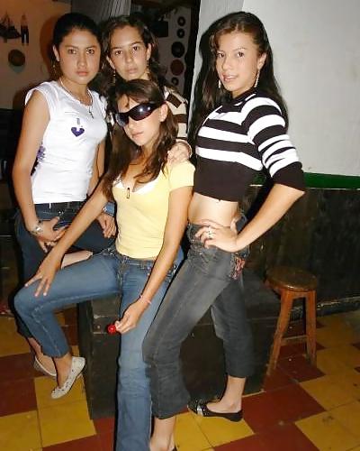 20P LATINAS HOT EN JEANS