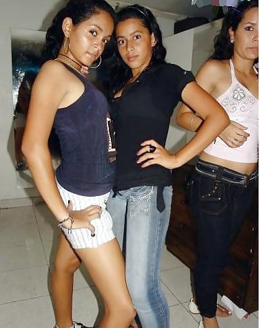 20P LATINAS HOT EN JEANS