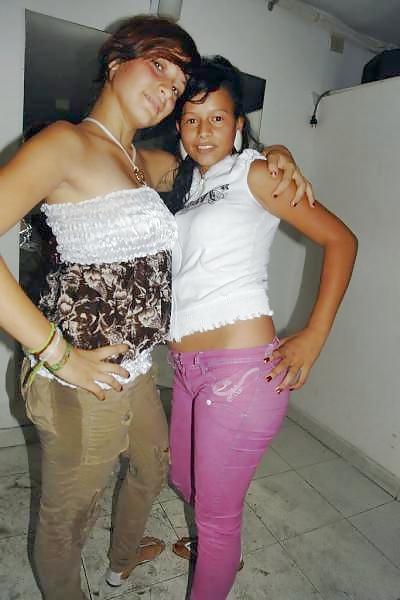 20P LATINAS HOT EN JEANS
