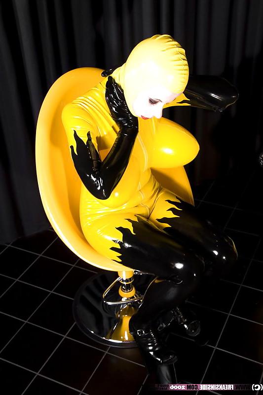 25P Rubber mistress