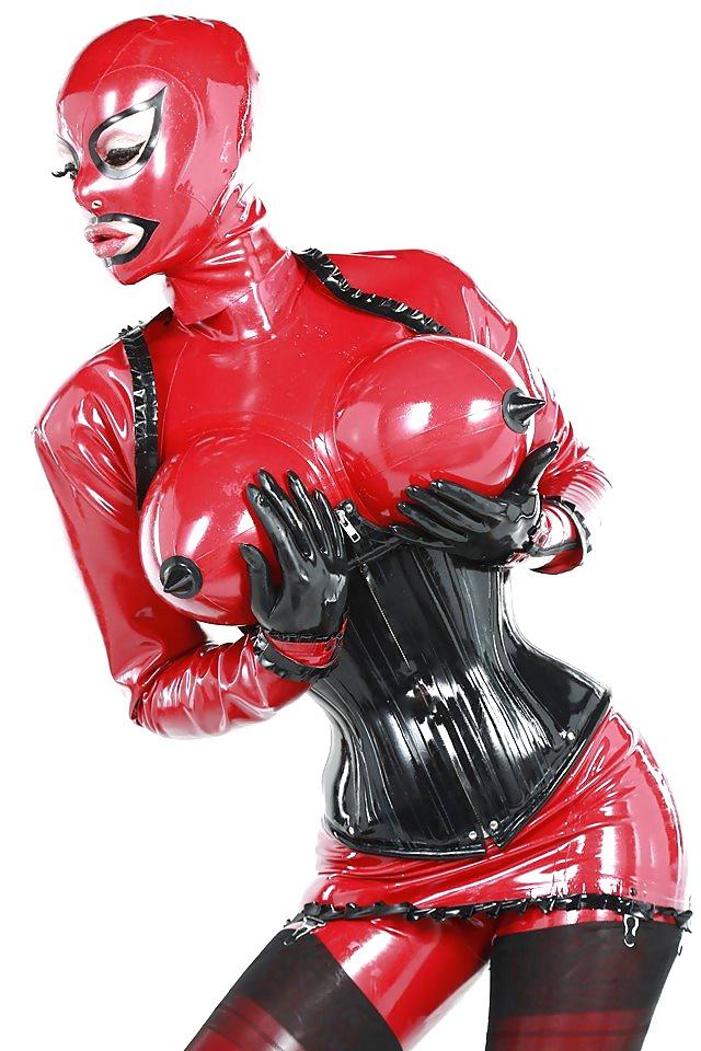 25P Rubber mistress