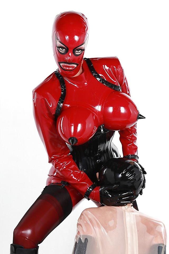 25P Rubber mistress