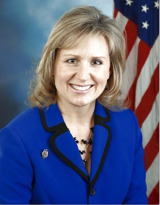 25P I so love jerking off to conservative Renee Ellmers