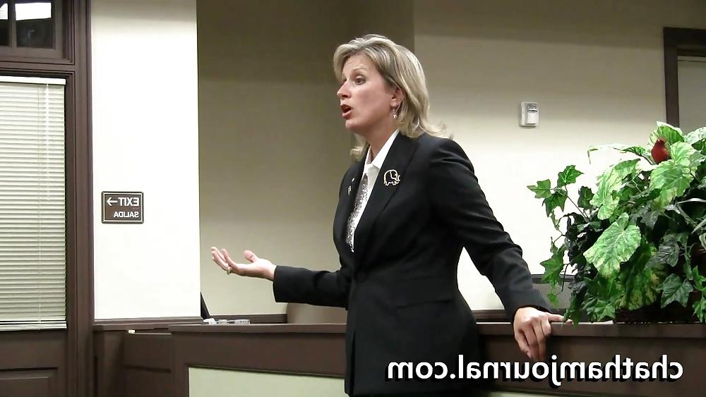 25P I so love jerking off to conservative Renee Ellmers