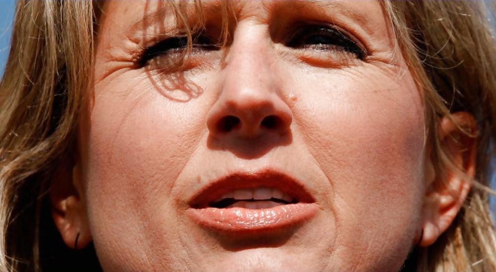 25P I so love jerking off to conservative Renee Ellmers