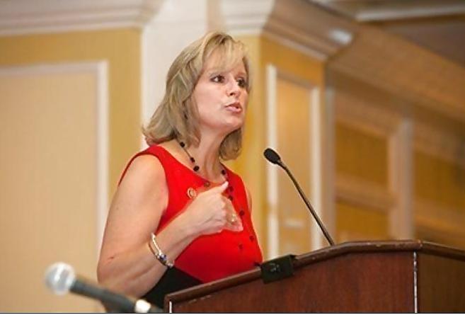 25P I so love jerking off to conservative Renee Ellmers