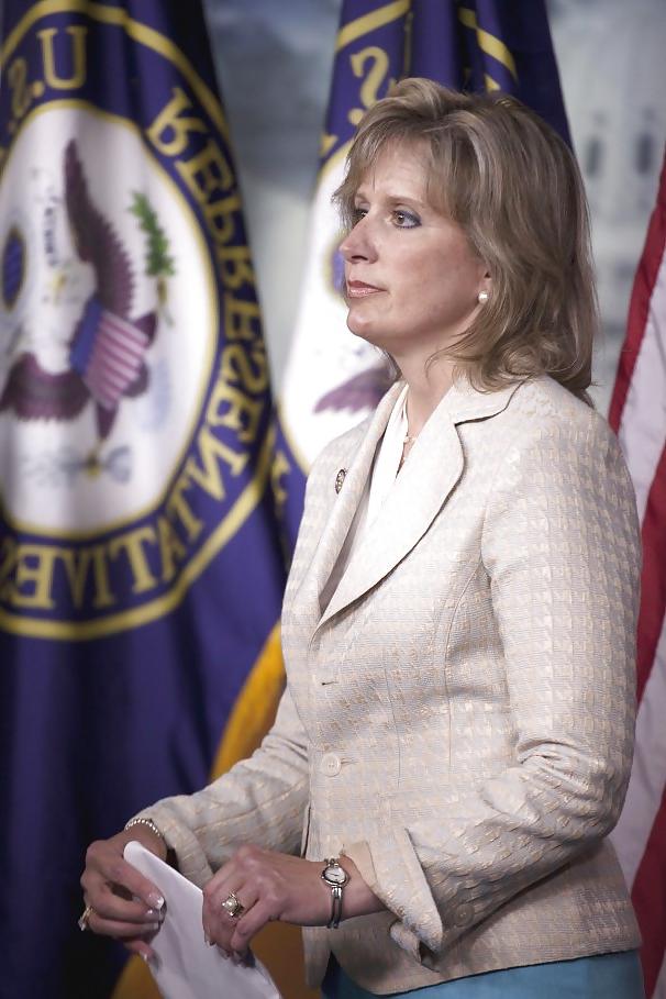 25P I so love jerking off to conservative Renee Ellmers