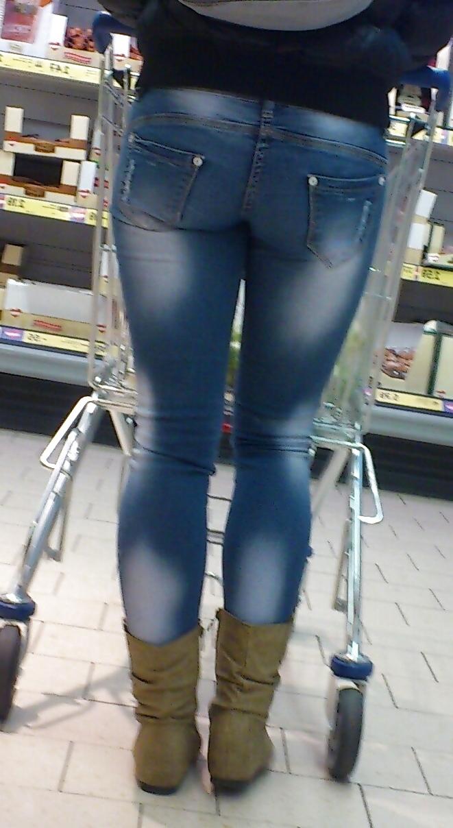 25P Candid Tight Jeans 2.