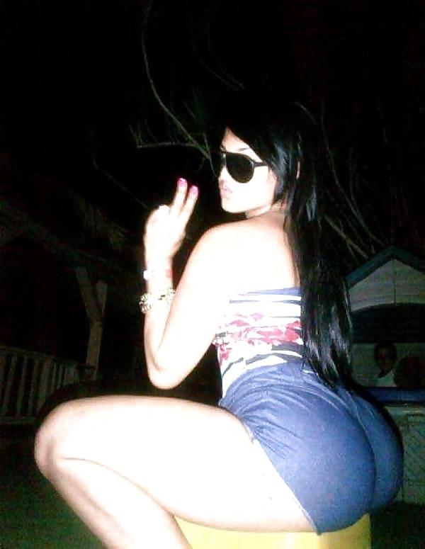 24P Amateurs Brazilian women!
