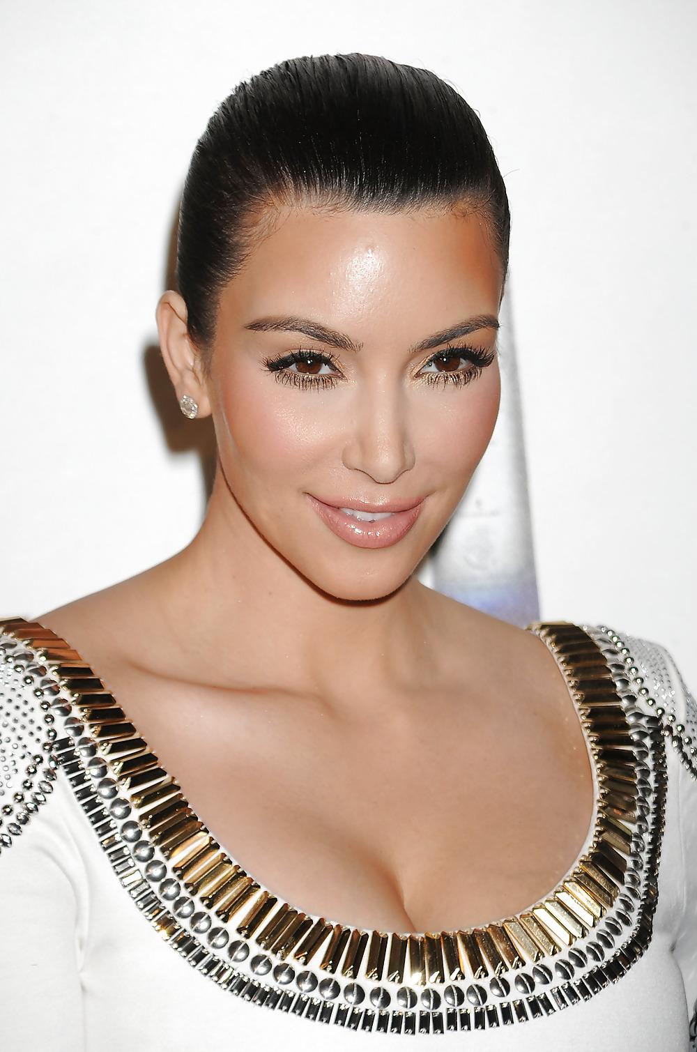 21P Kim Kardashian E Televisions 20th Birthday Celebration
